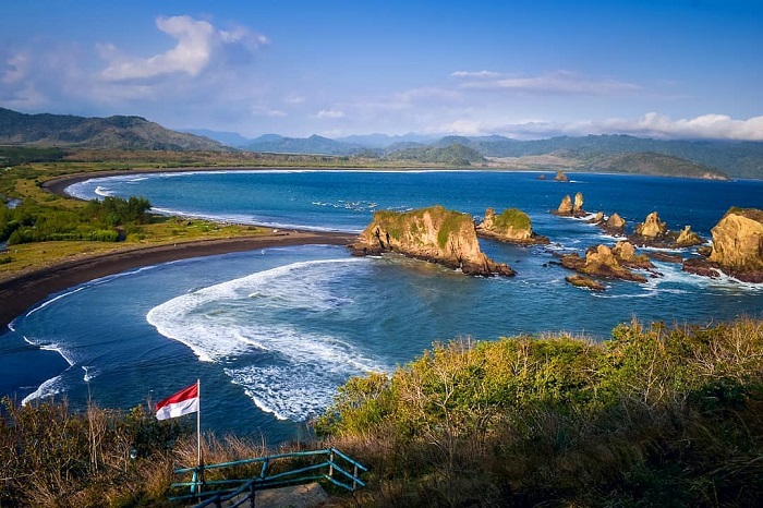 Teluk Love